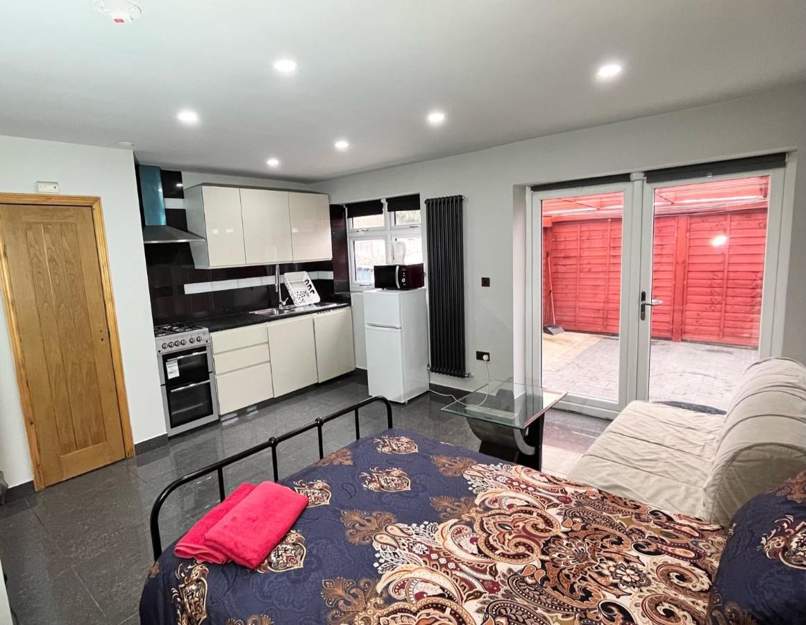Full Studio Near Heathrow Airport & London Hayes (Greater London) Exterior foto